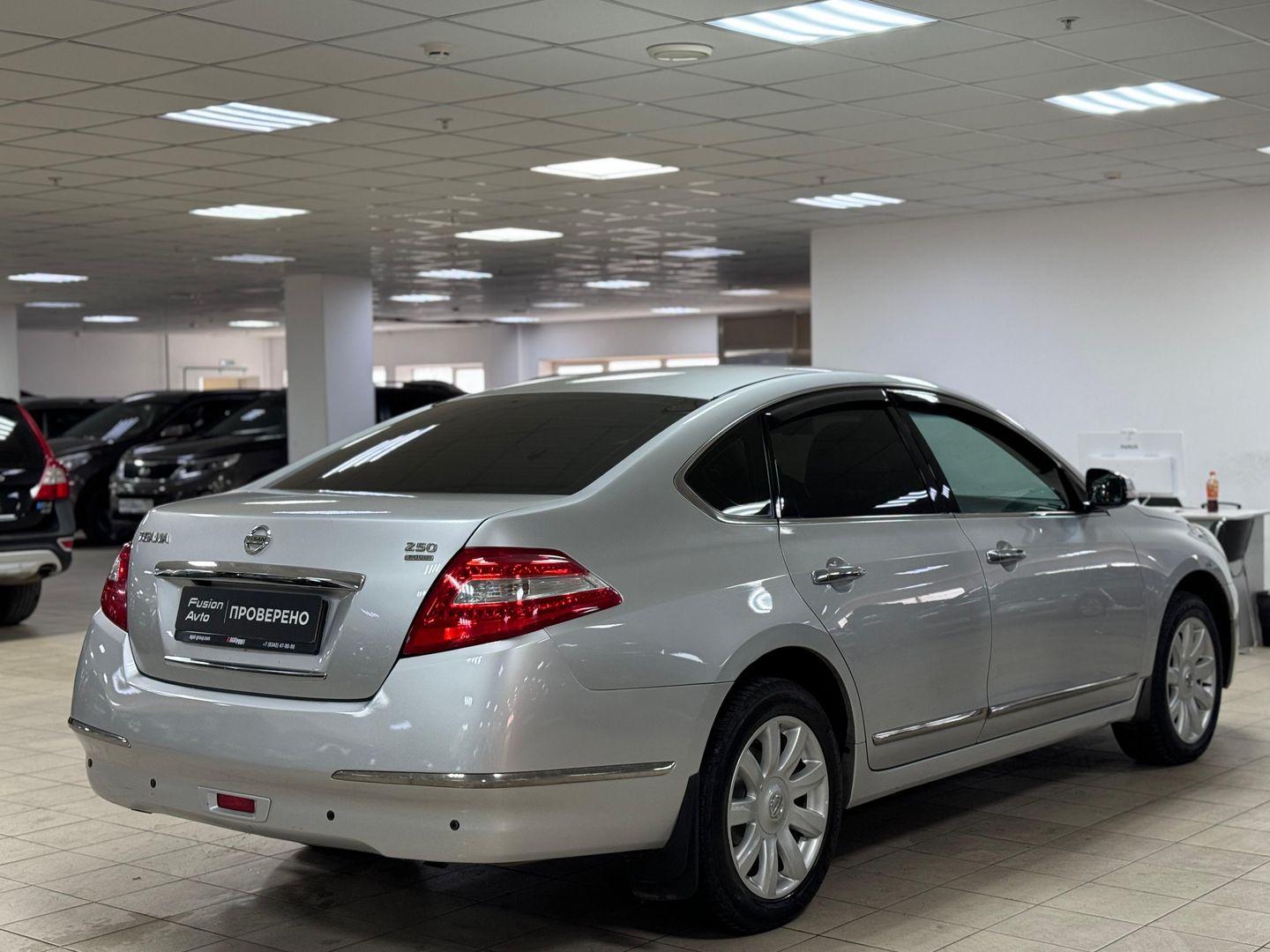 Nissan Teana