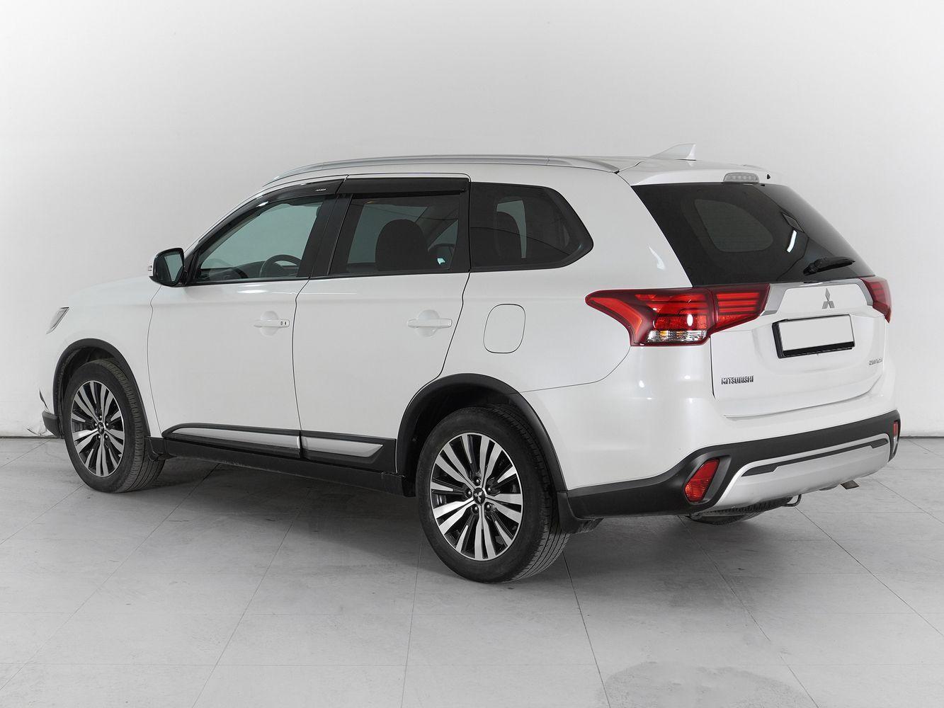 Mitsubishi Outlander, 2021