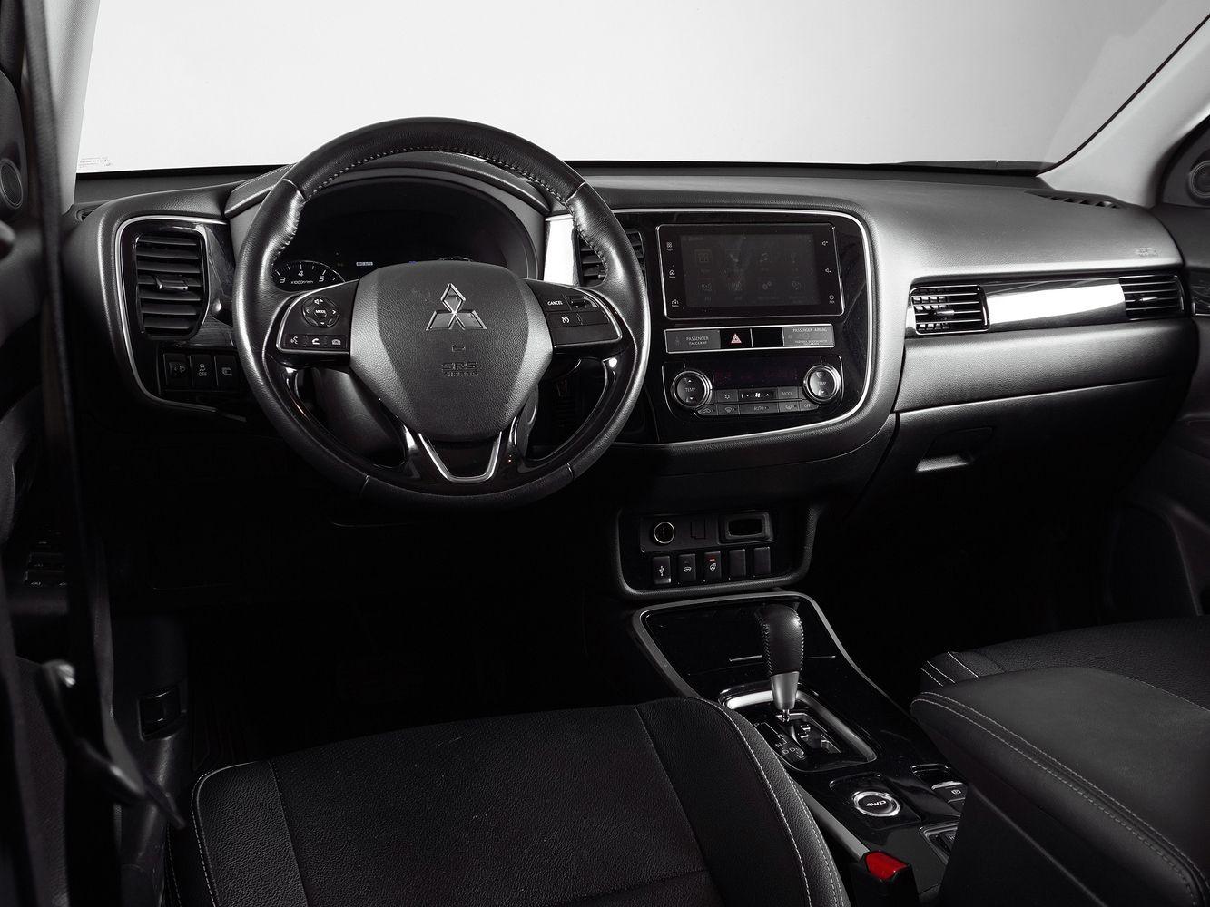 Mitsubishi Outlander, 2021