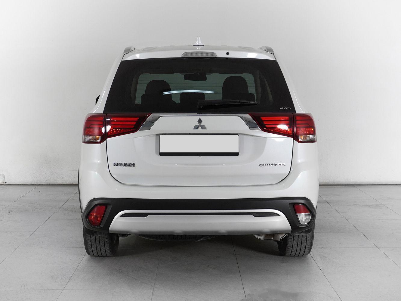 Mitsubishi Outlander, 2021