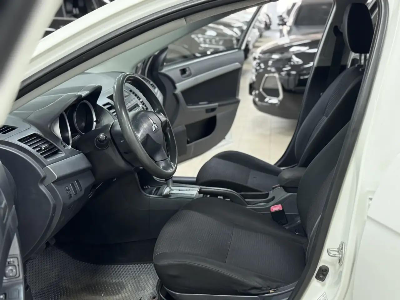 Mitsubishi Lancer