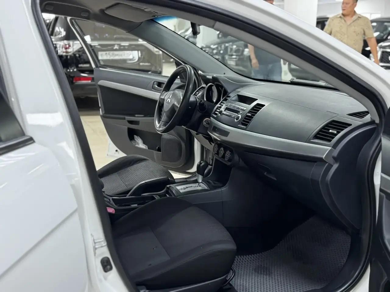 Mitsubishi Lancer