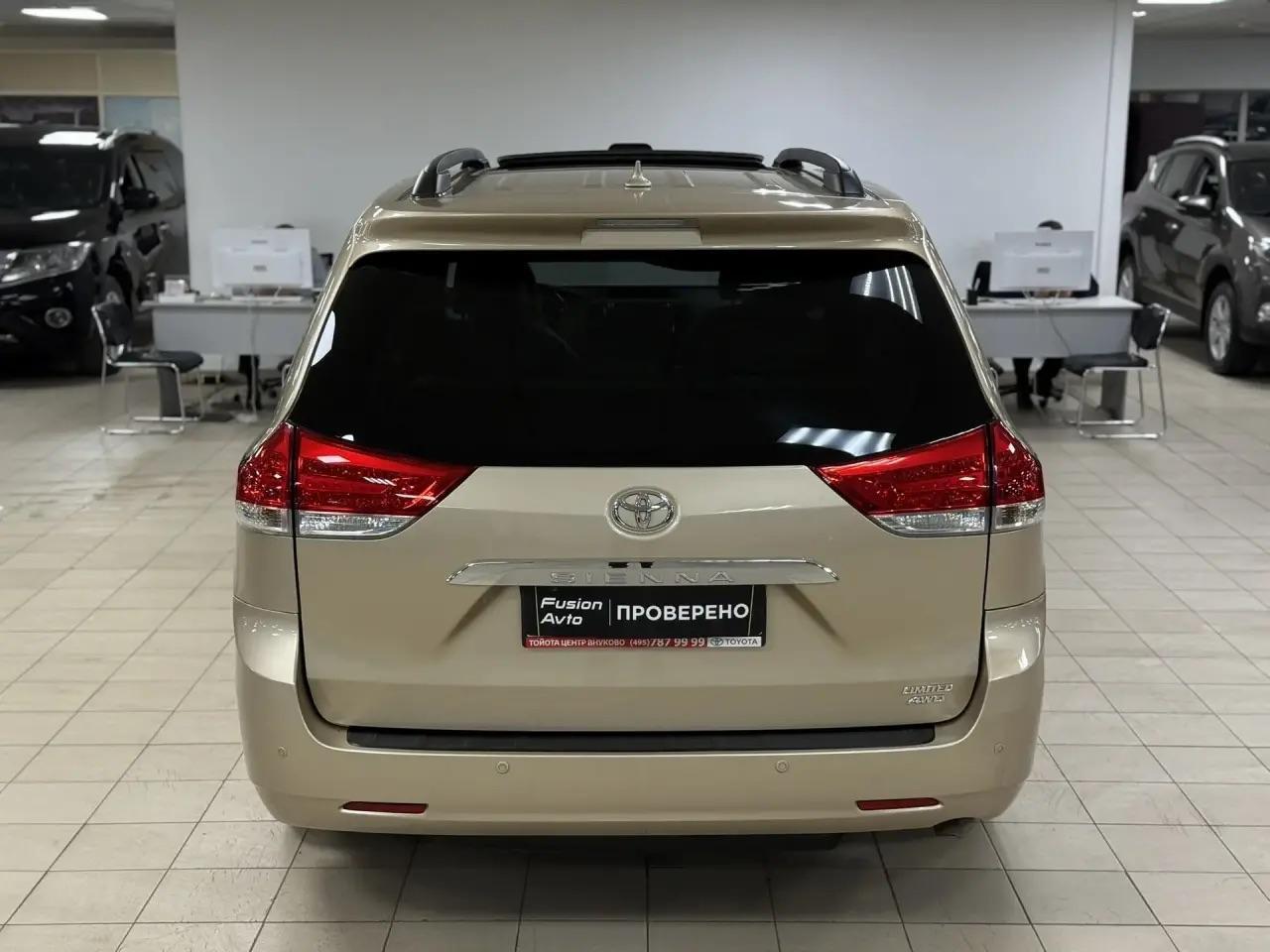 Toyota Sienna