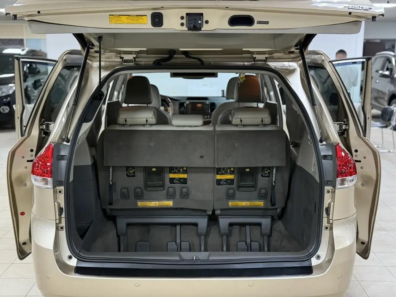Toyota Sienna
