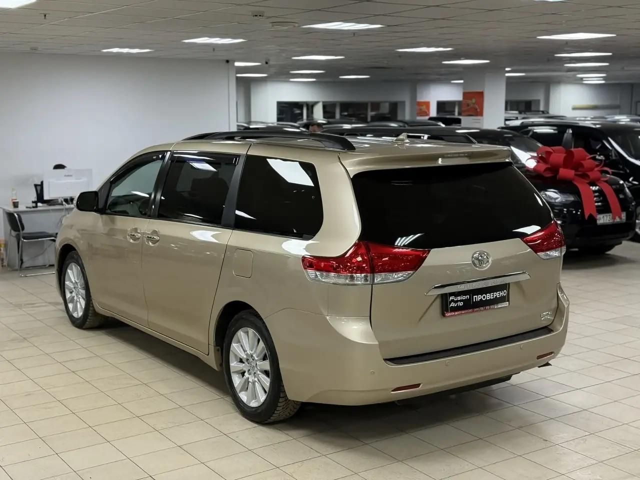 Toyota Sienna