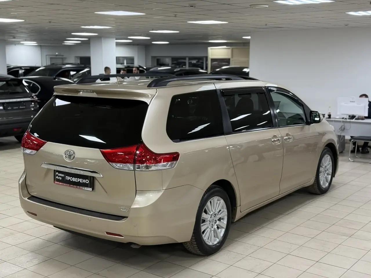 Toyota Sienna