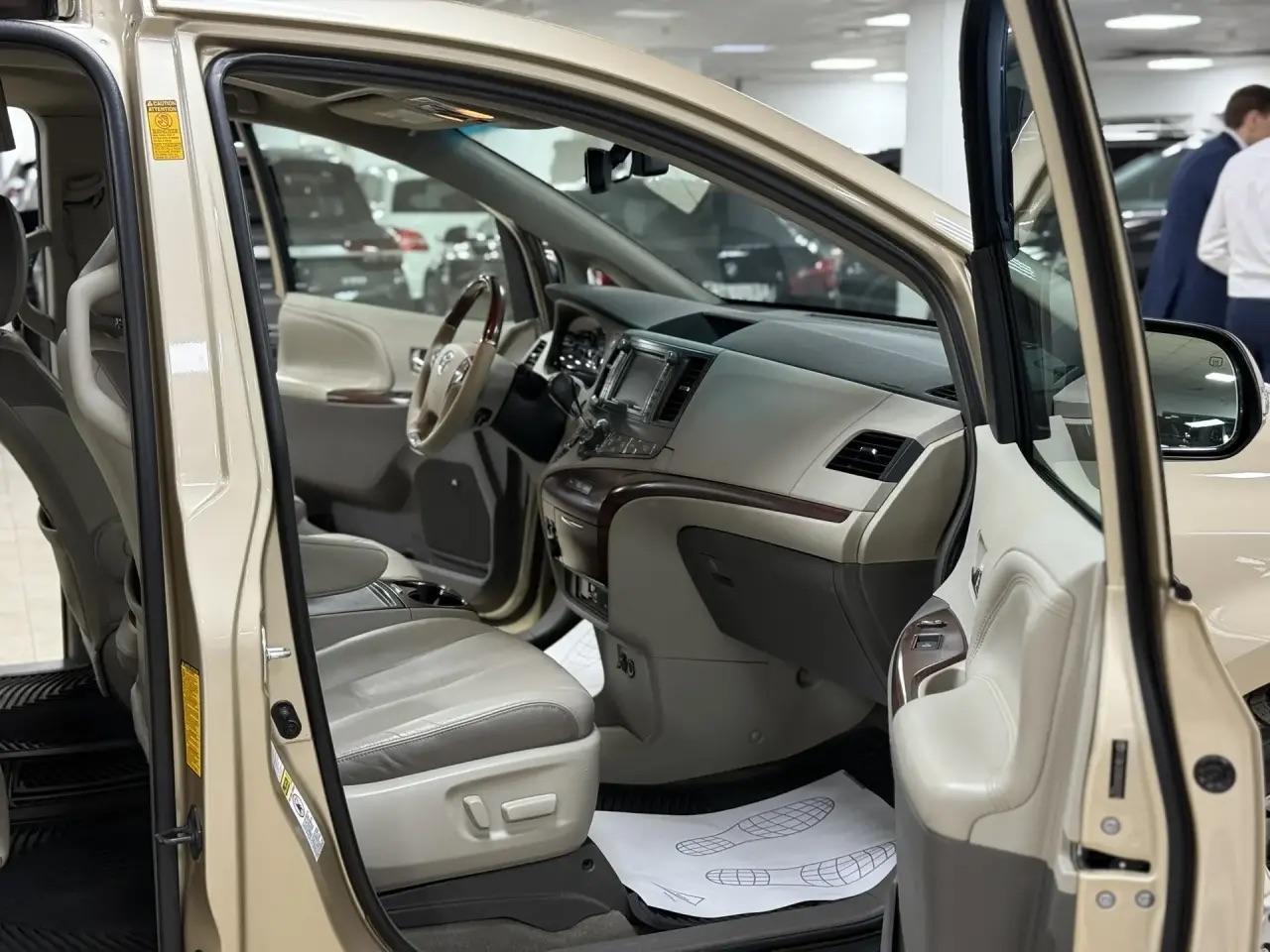Toyota Sienna
