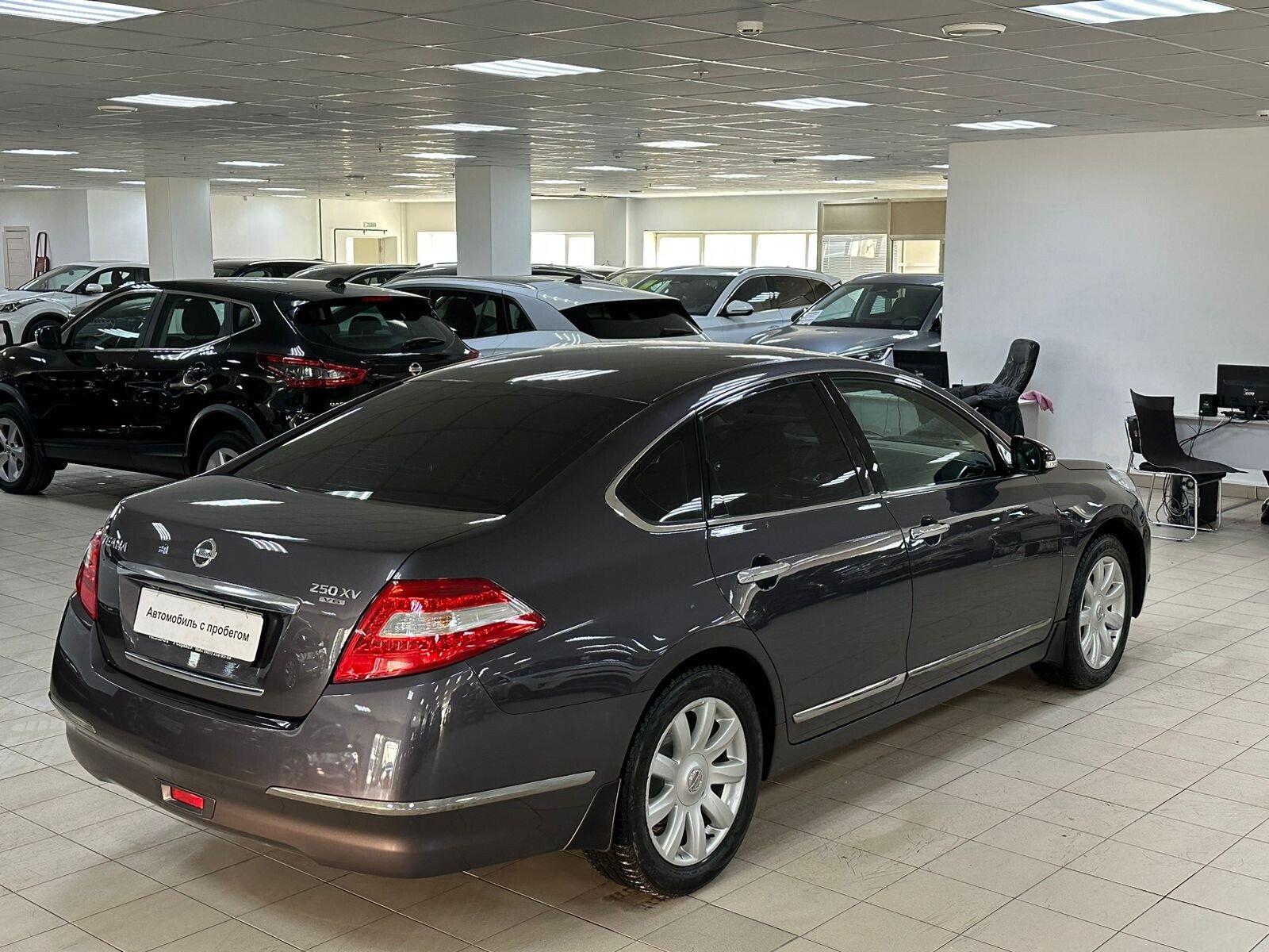 Nissan Teana