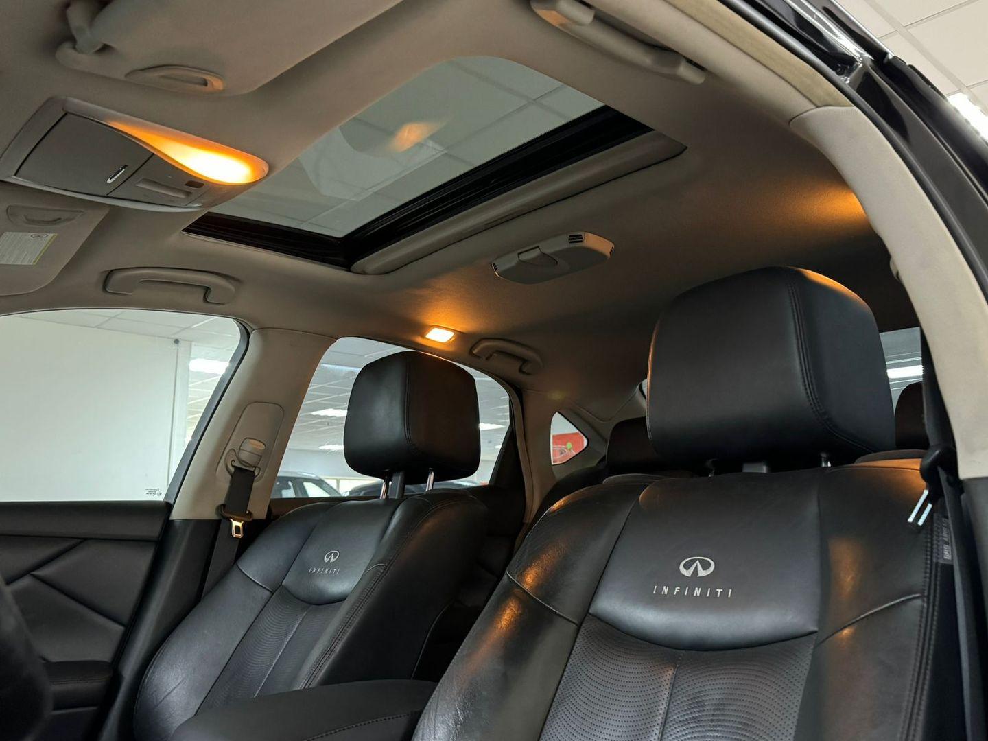 Infiniti M