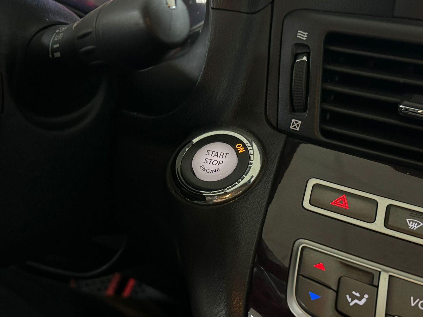 Infiniti M