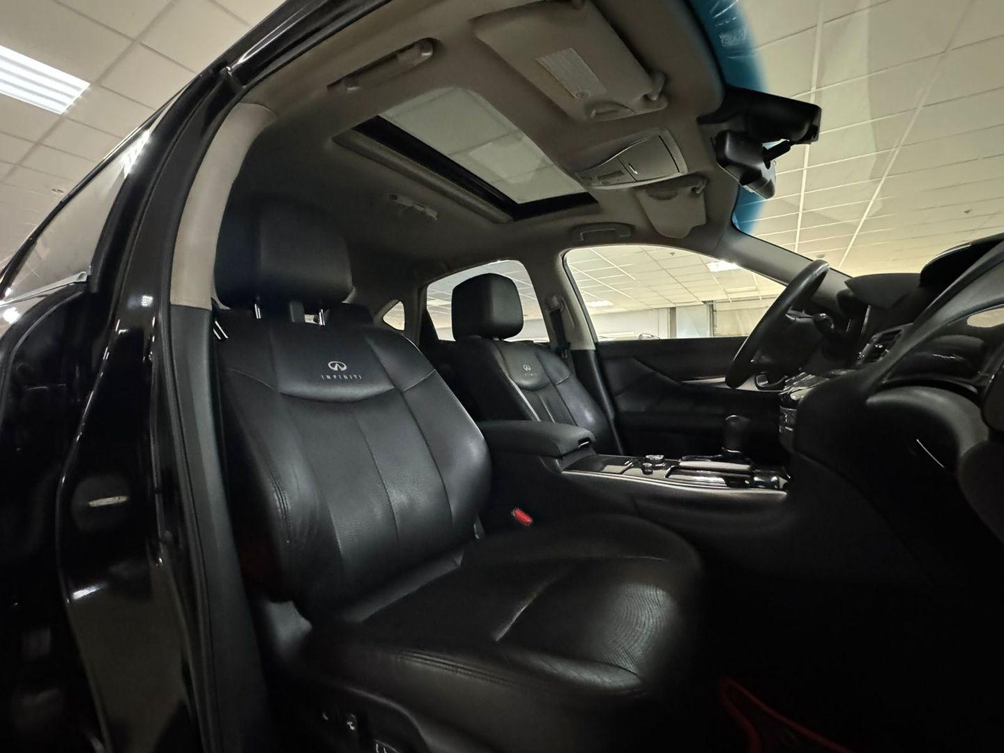 Infiniti M