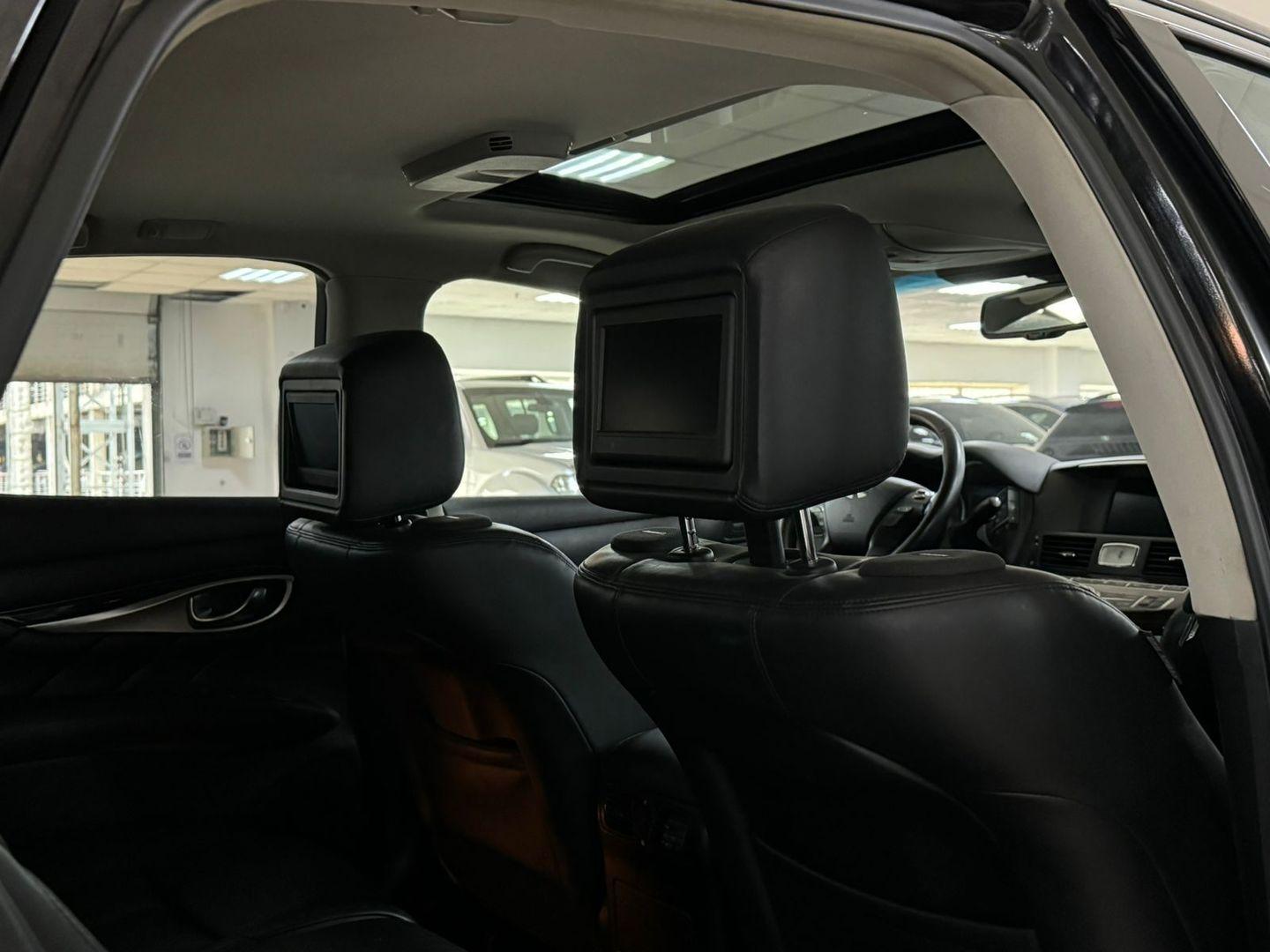 Infiniti M