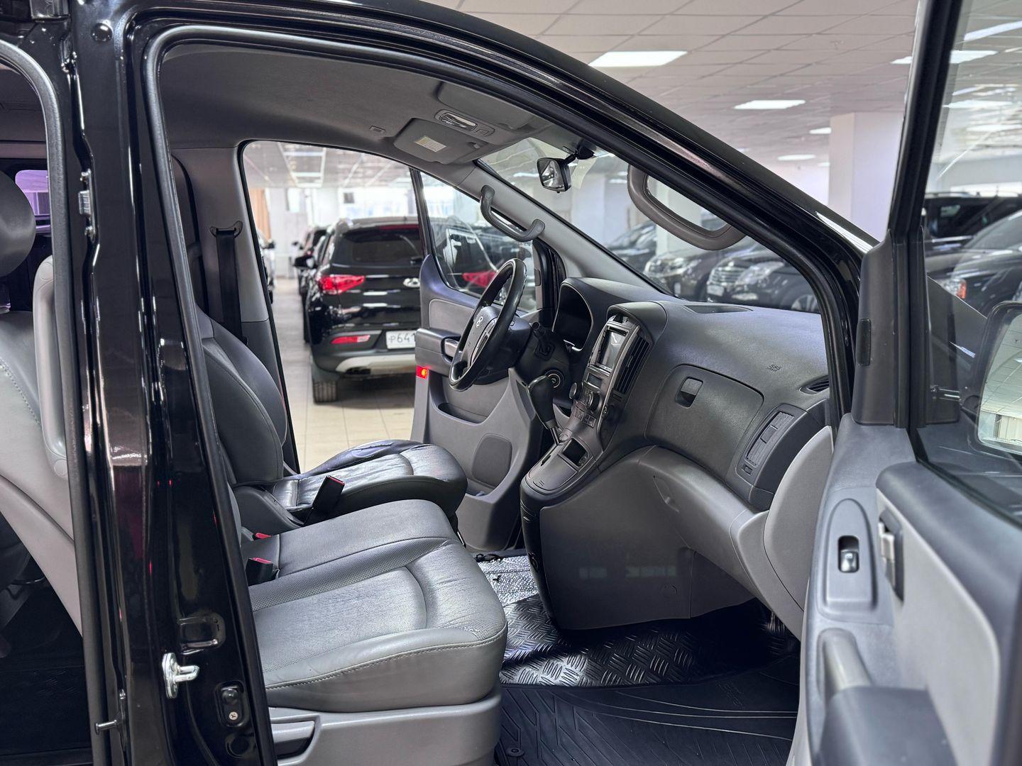 Hyundai Grand Starex