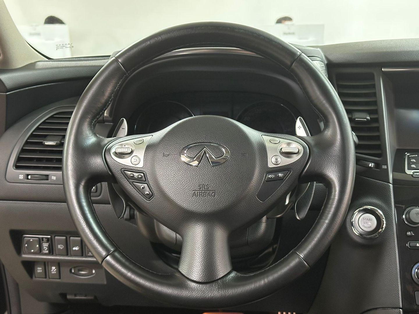 Infiniti QX70