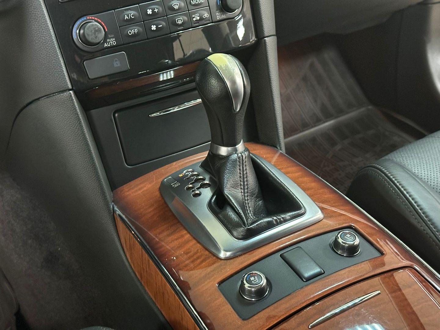 Infiniti QX70