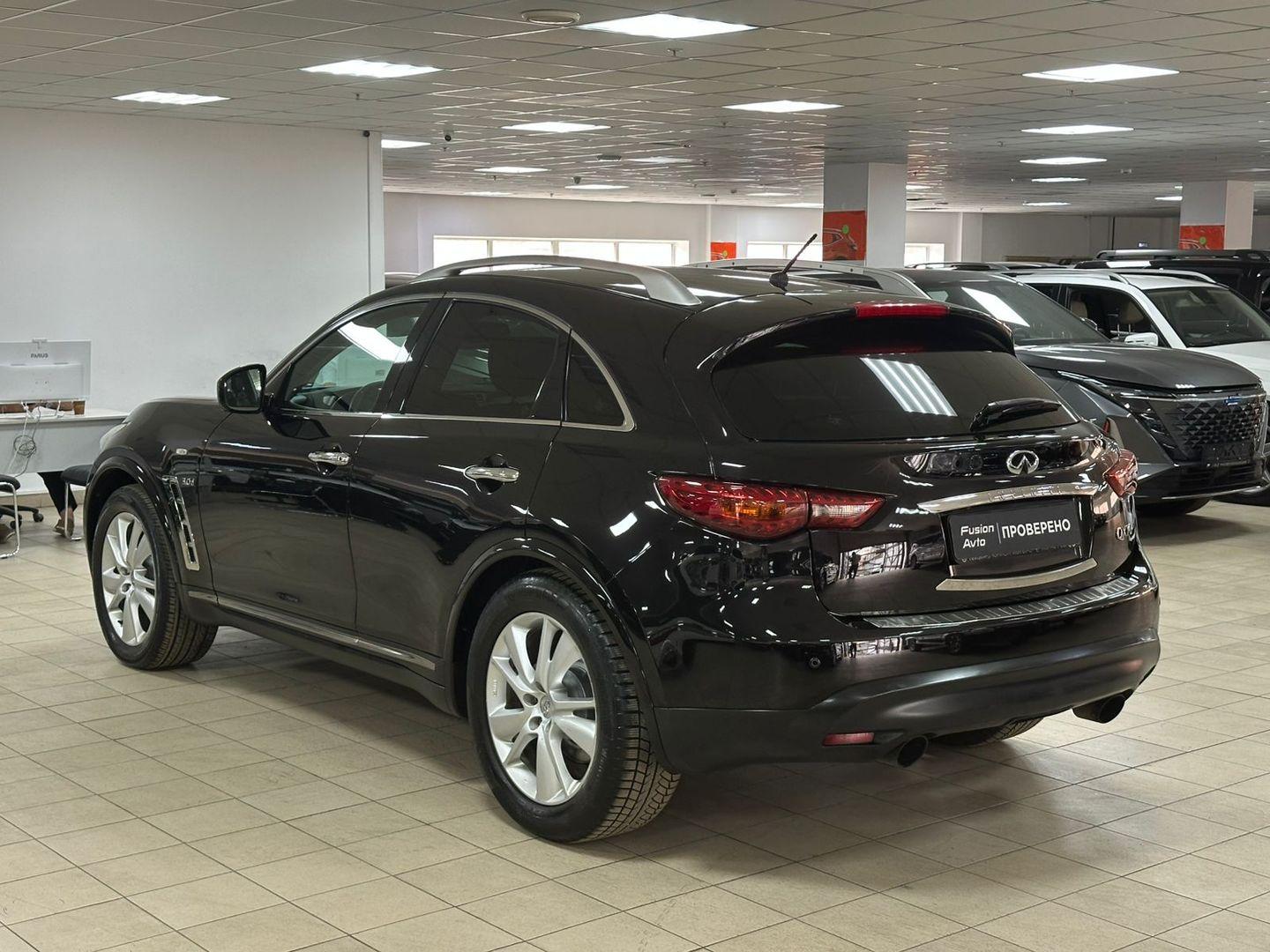 Infiniti QX70