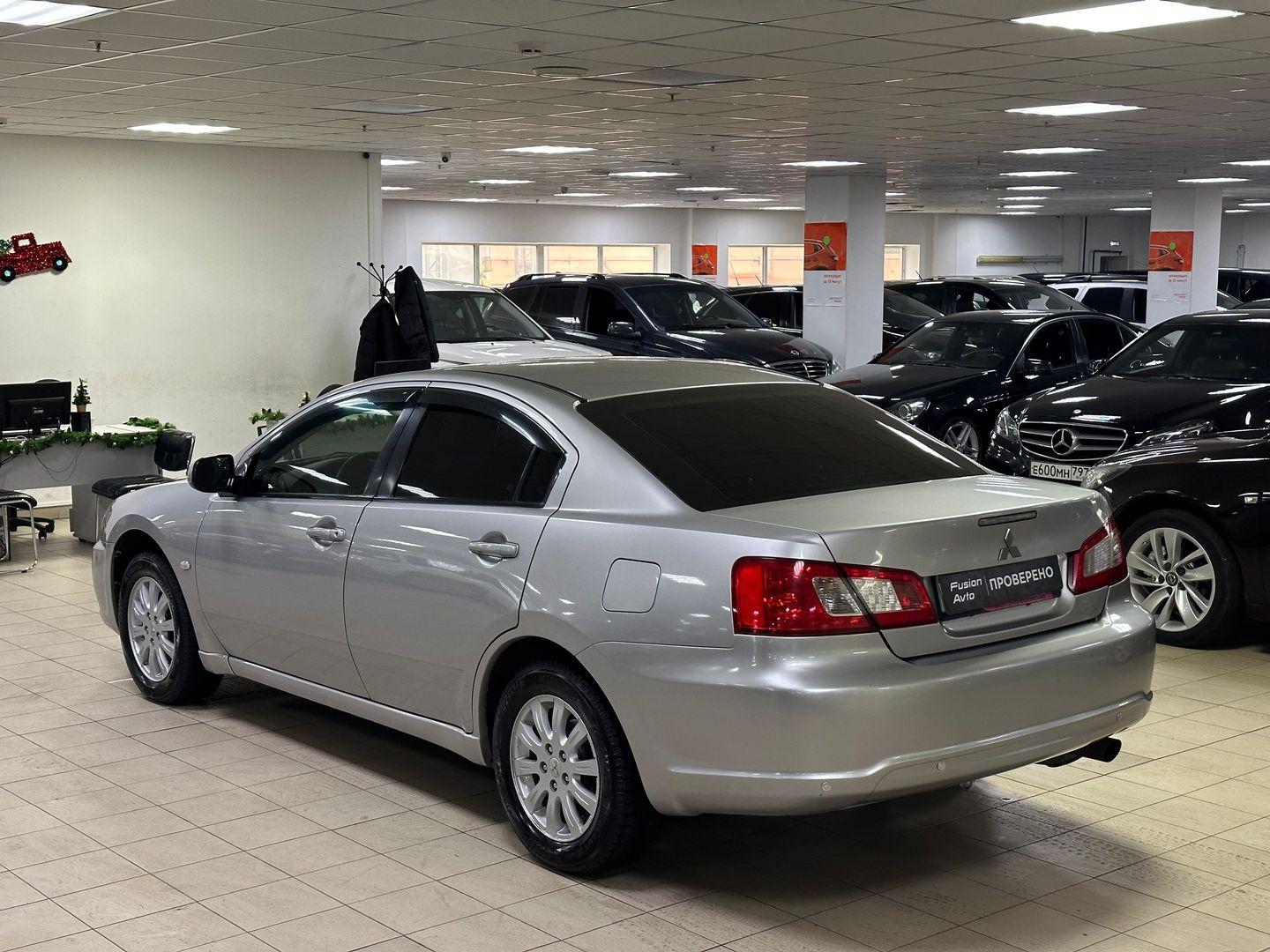 Mitsubishi Galant