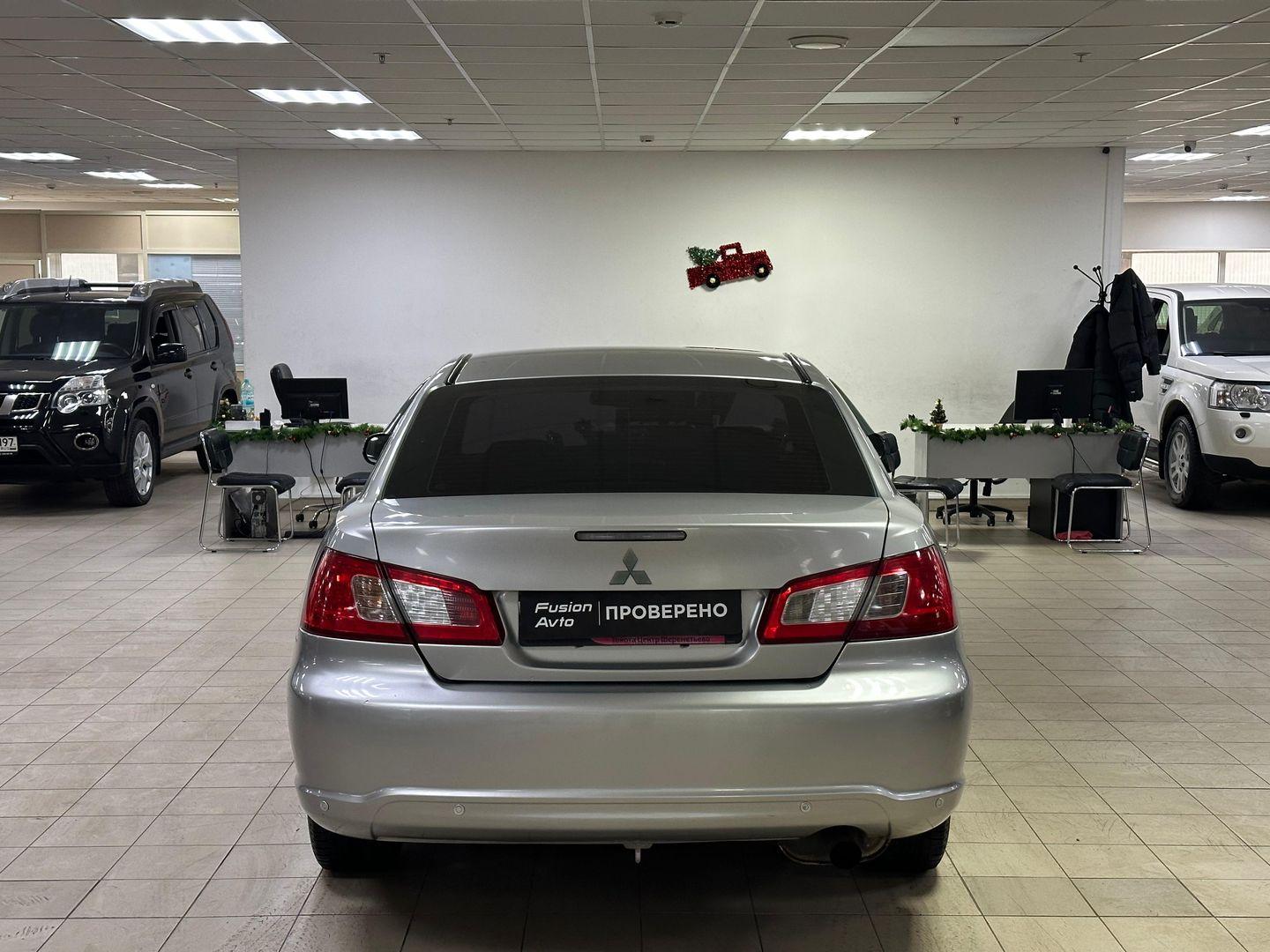 Mitsubishi Galant