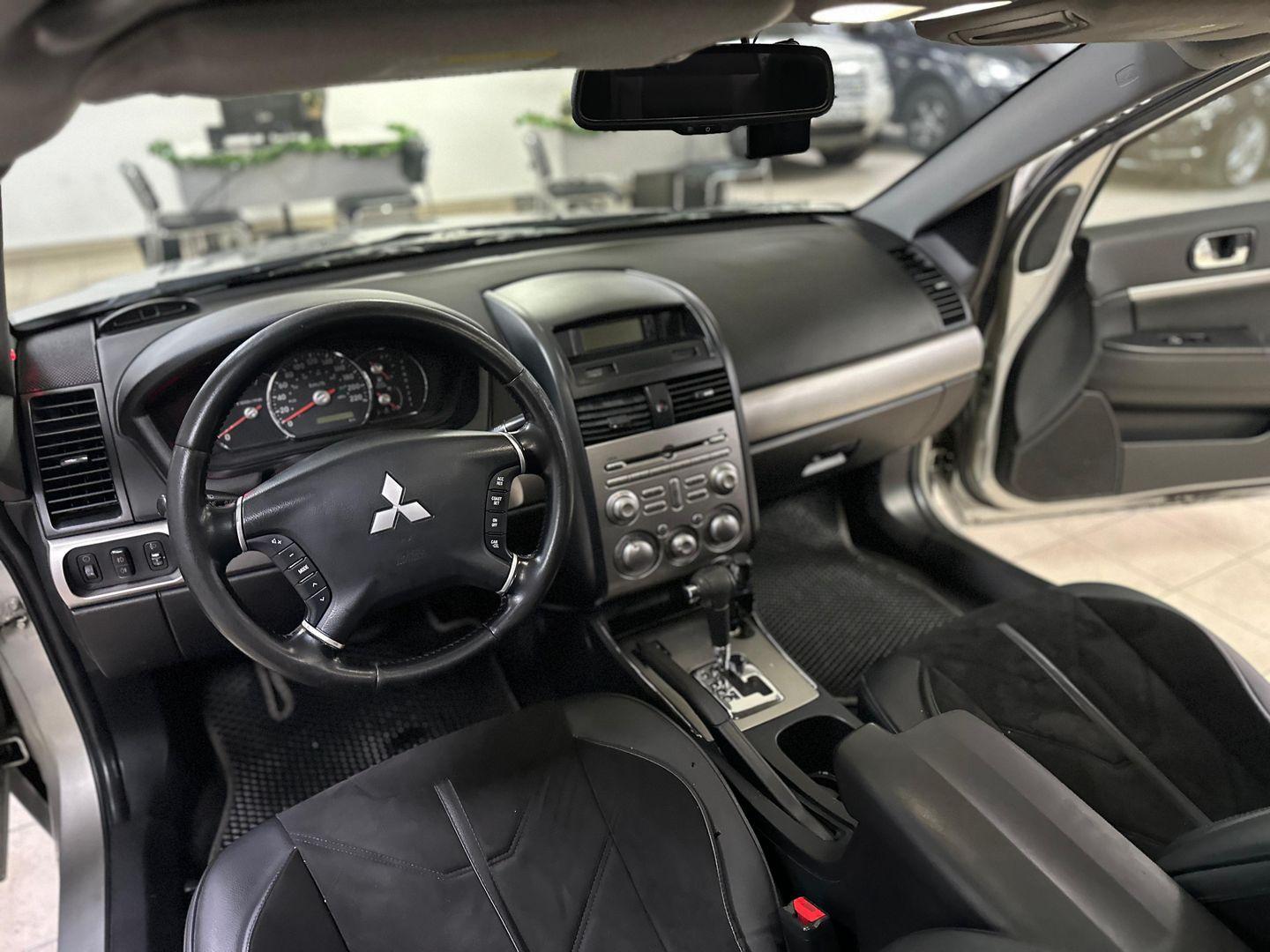 Mitsubishi Galant