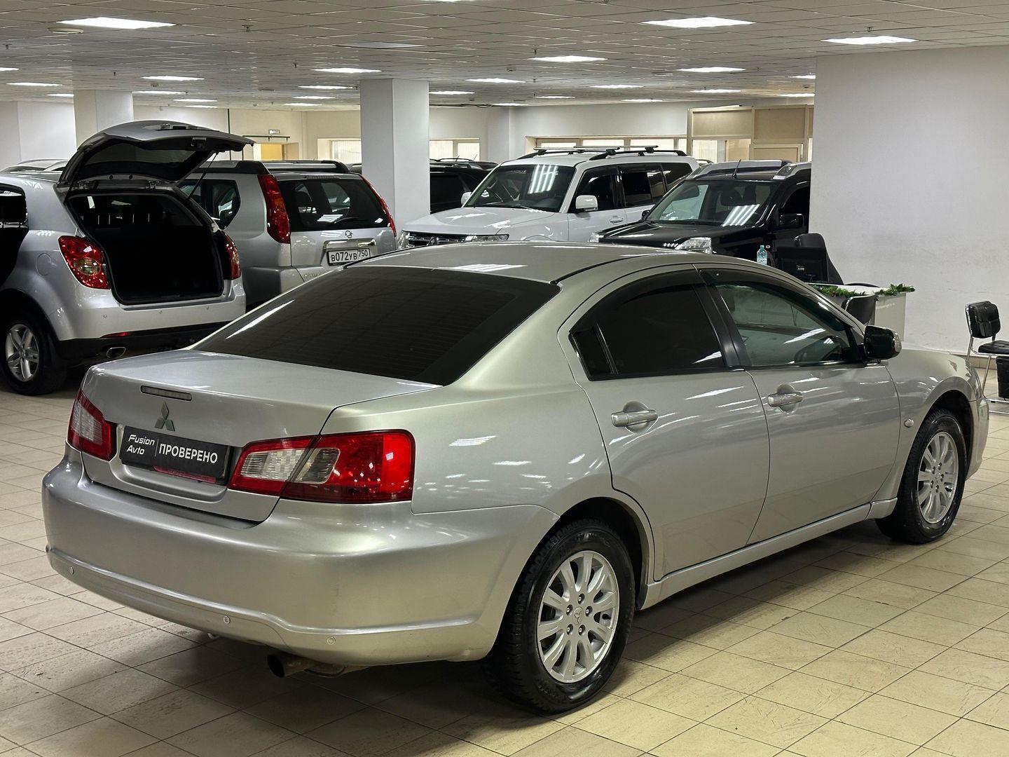 Mitsubishi Galant