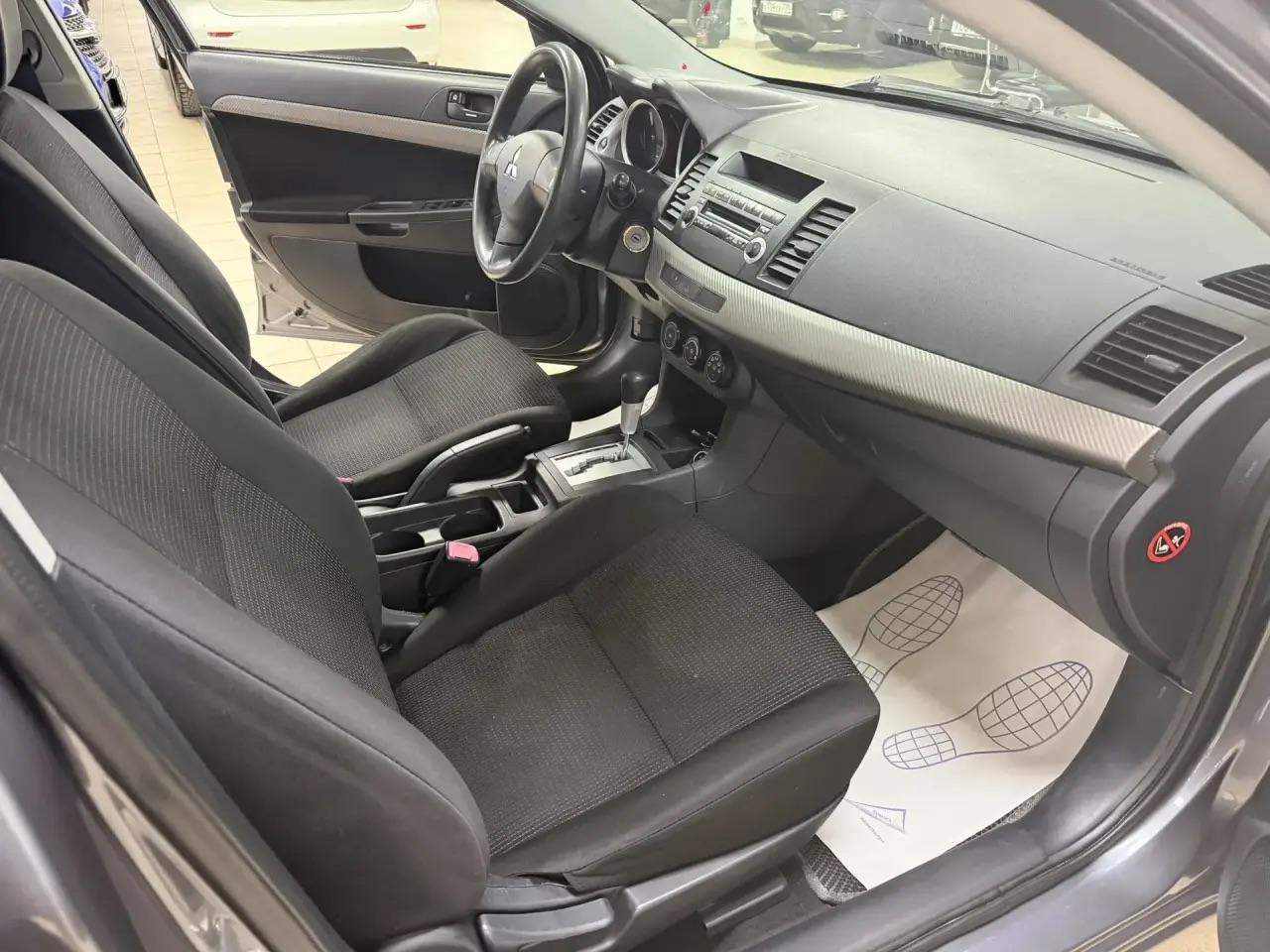Mitsubishi Lancer