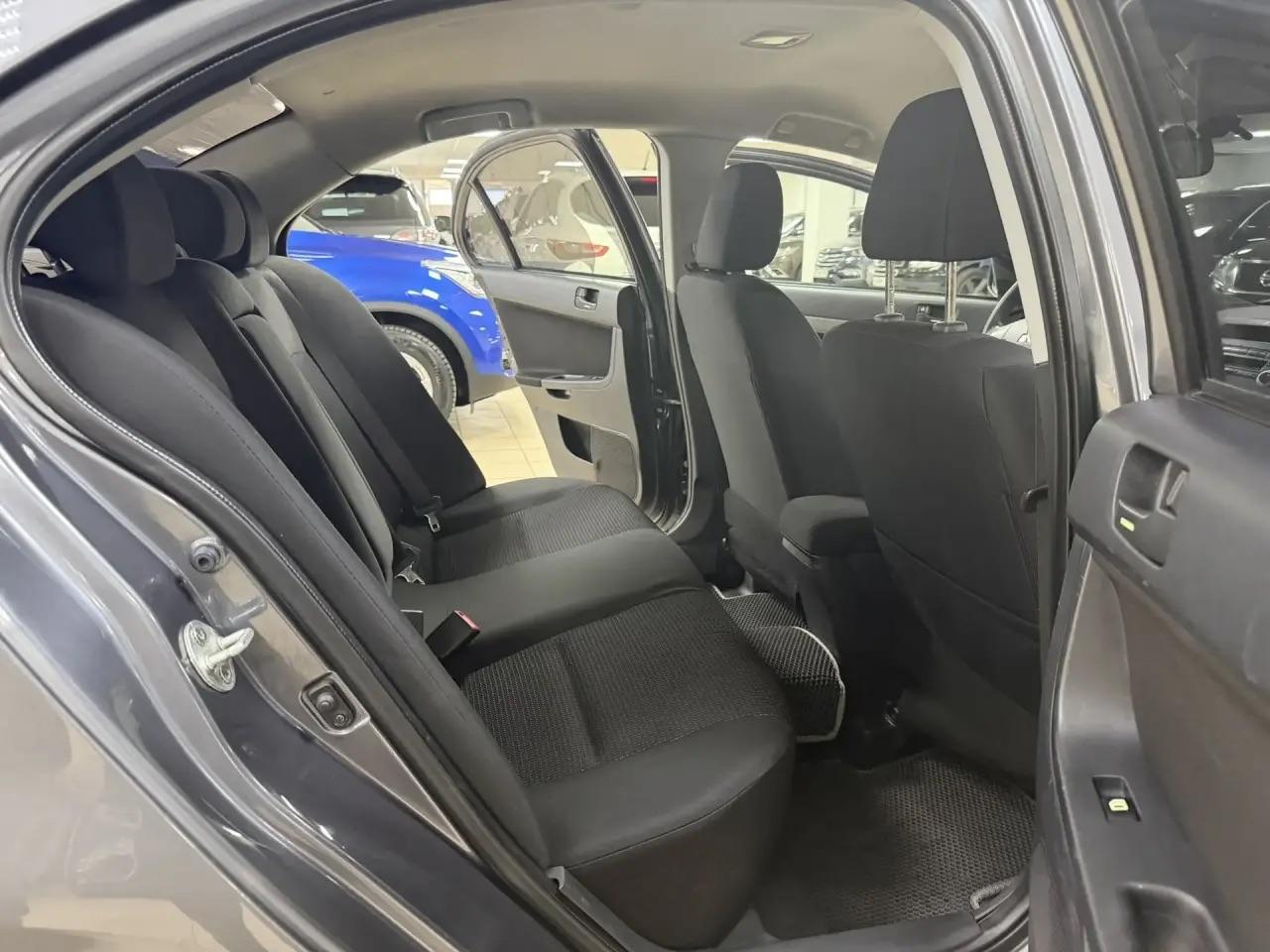Mitsubishi Lancer