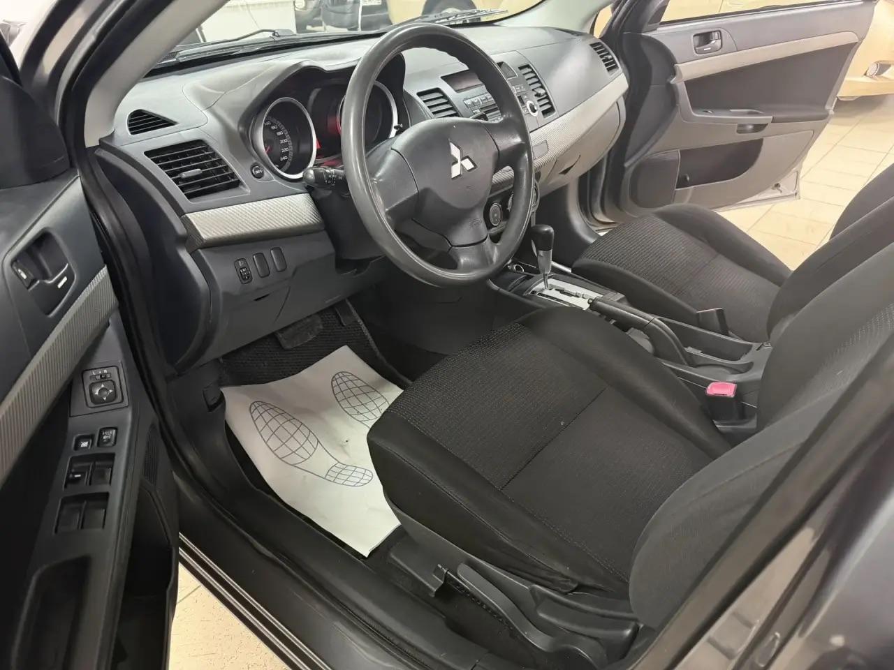 Mitsubishi Lancer