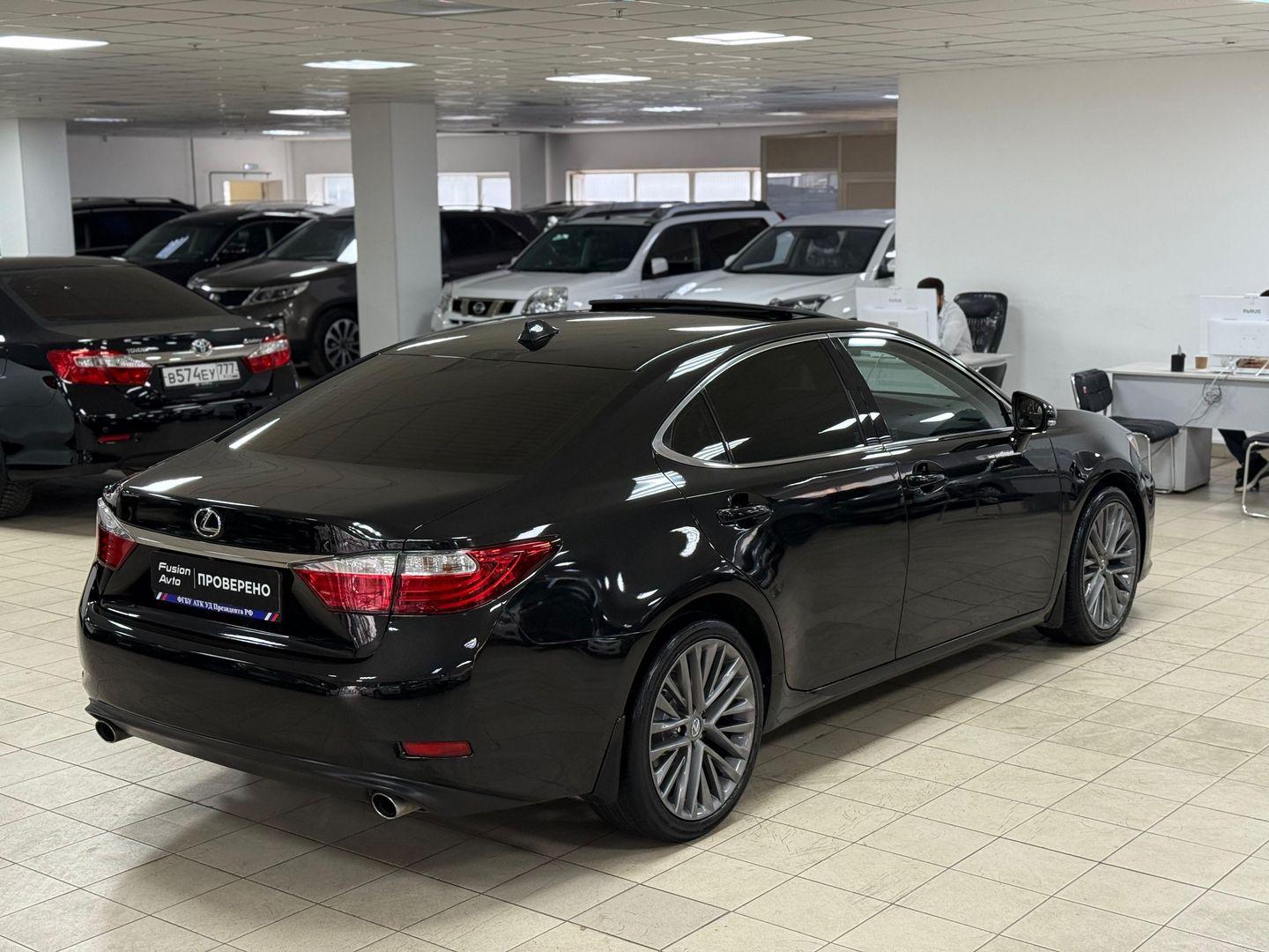 Lexus ES