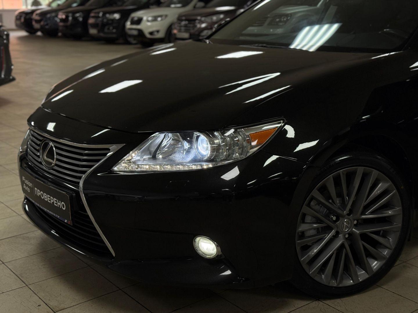 Lexus ES