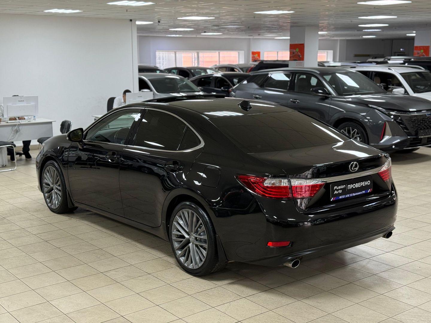 Lexus ES