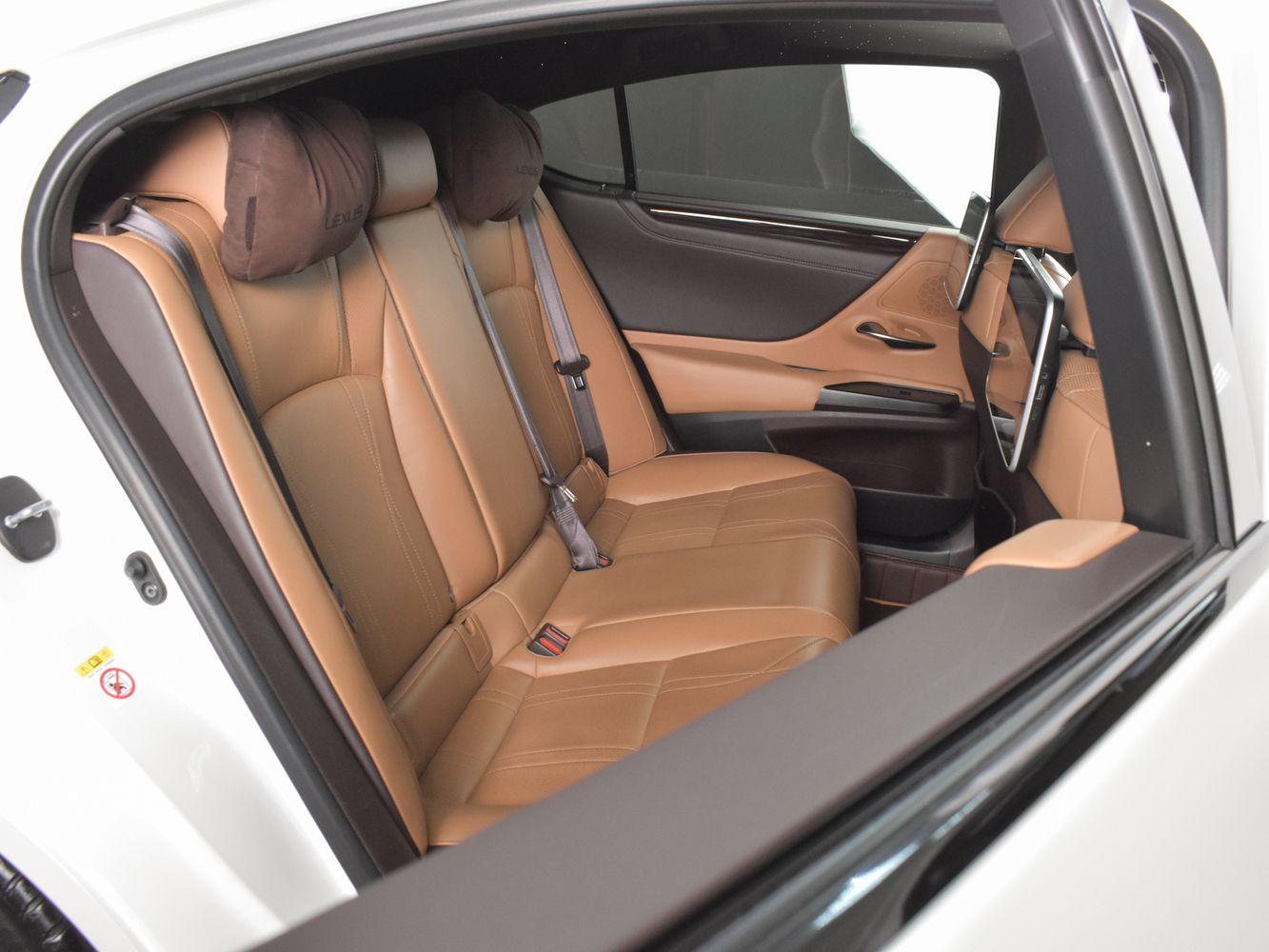 Lexus ES, 2020