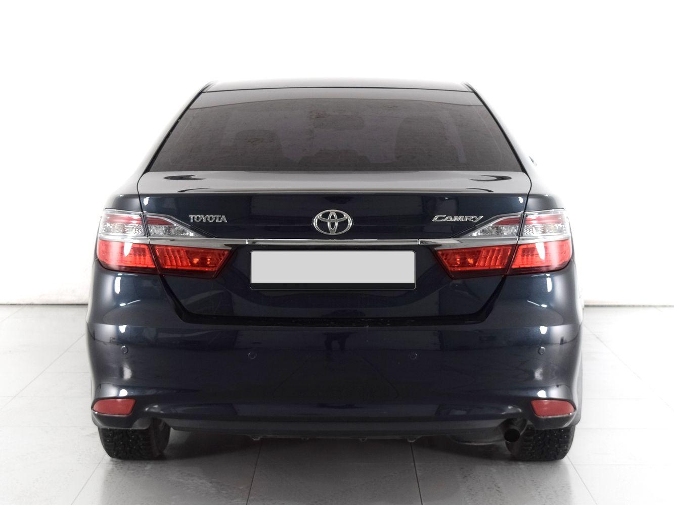 Toyota Camry, 2016