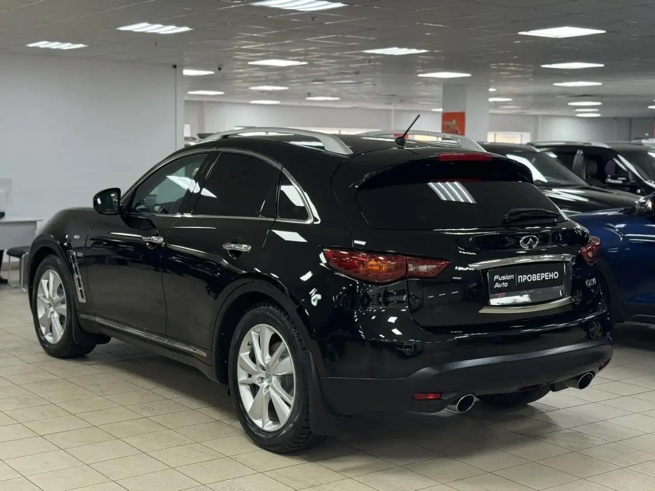 Infiniti QX70