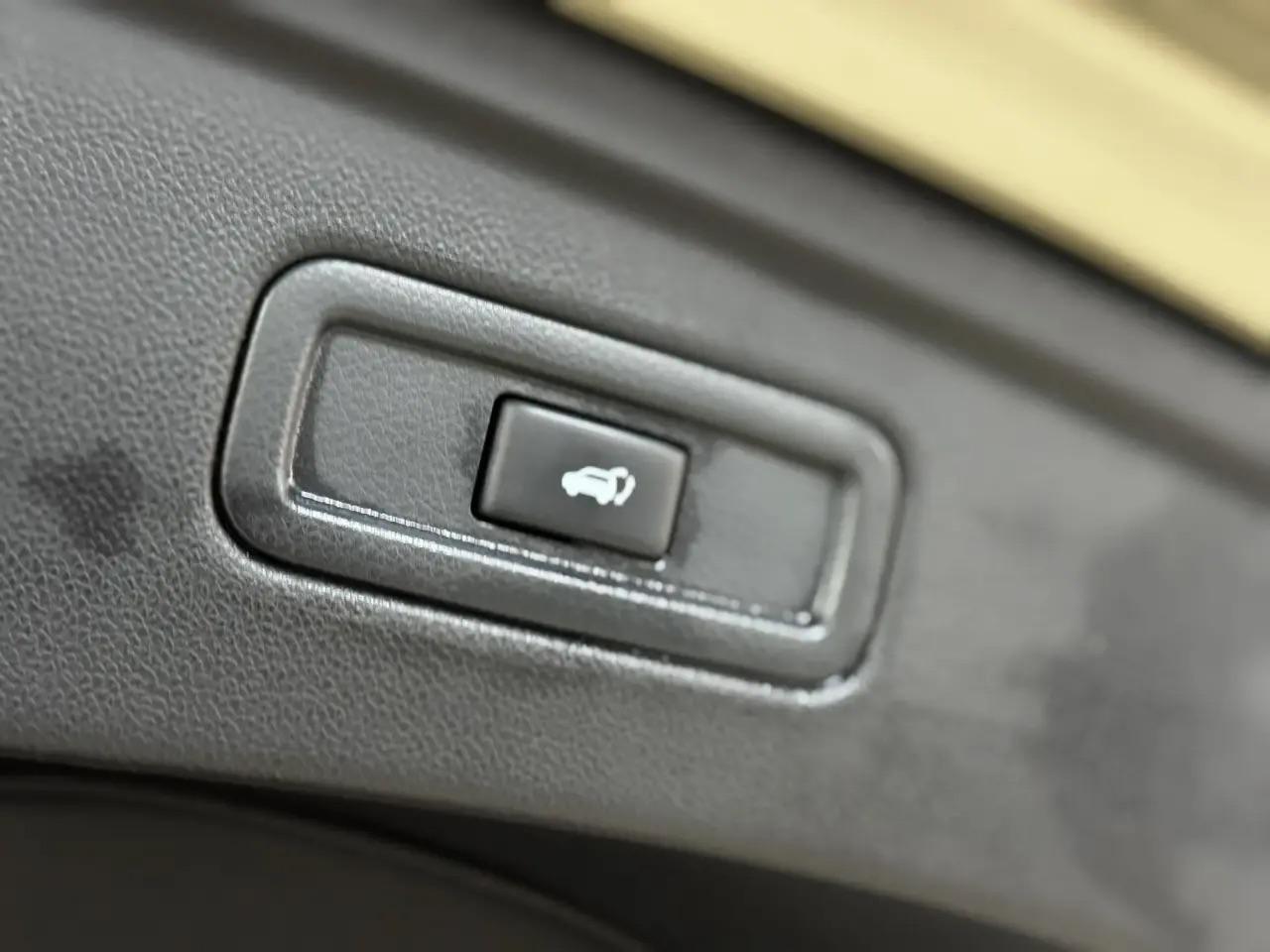 Infiniti QX70