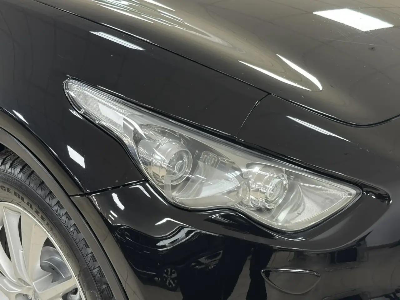 Infiniti QX70