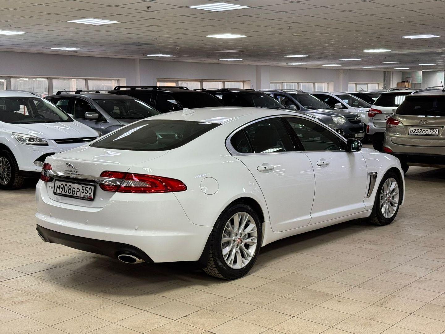 Jaguar XF