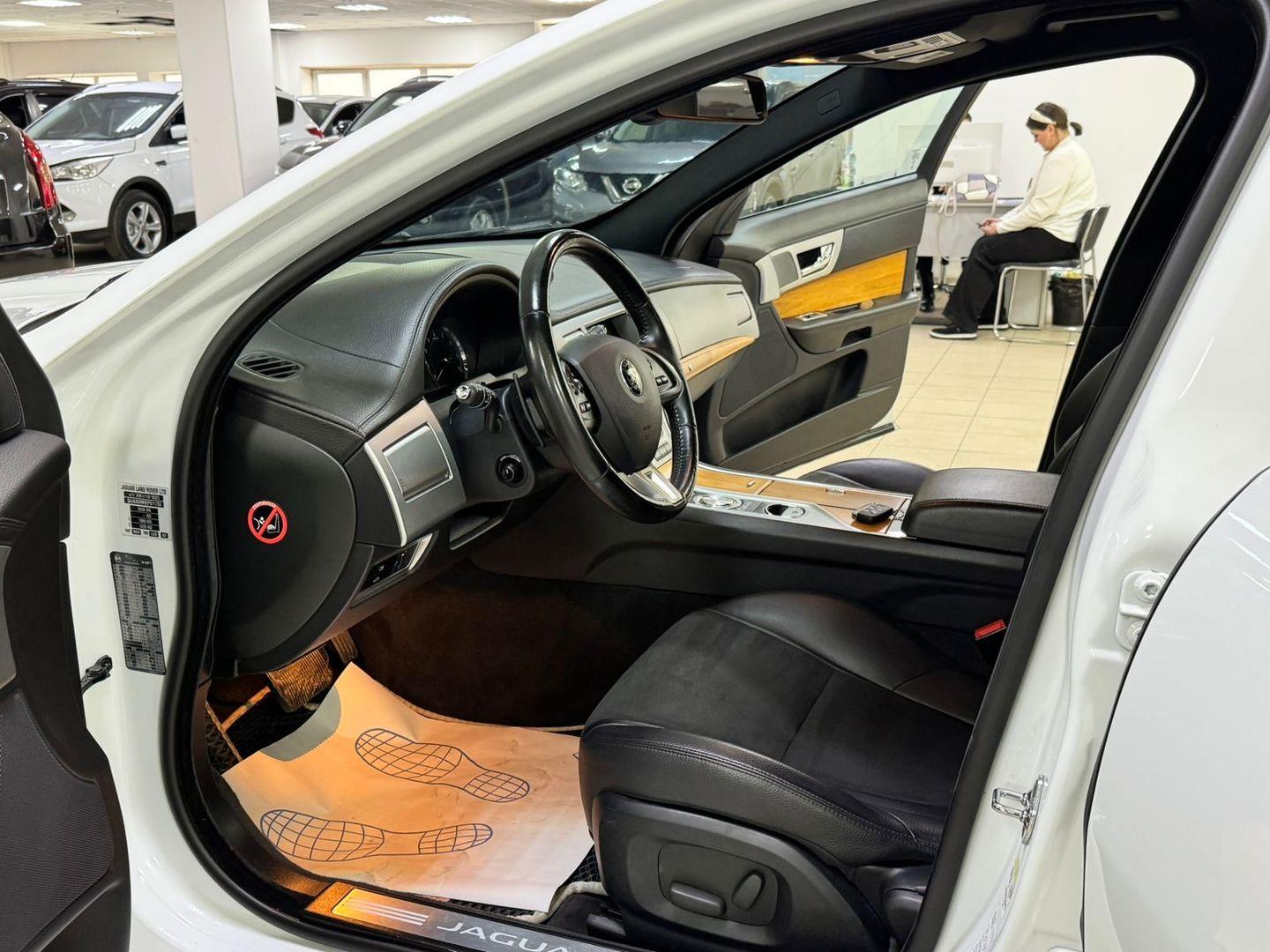 Jaguar XF