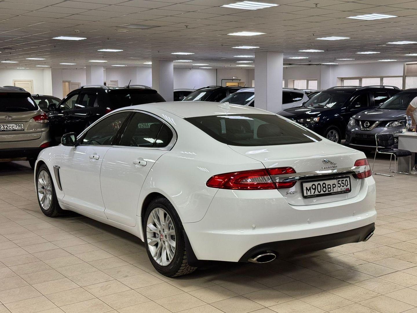 Jaguar XF