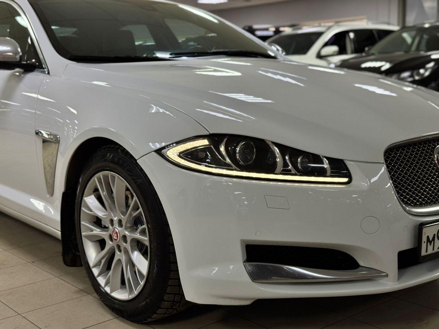 Jaguar XF