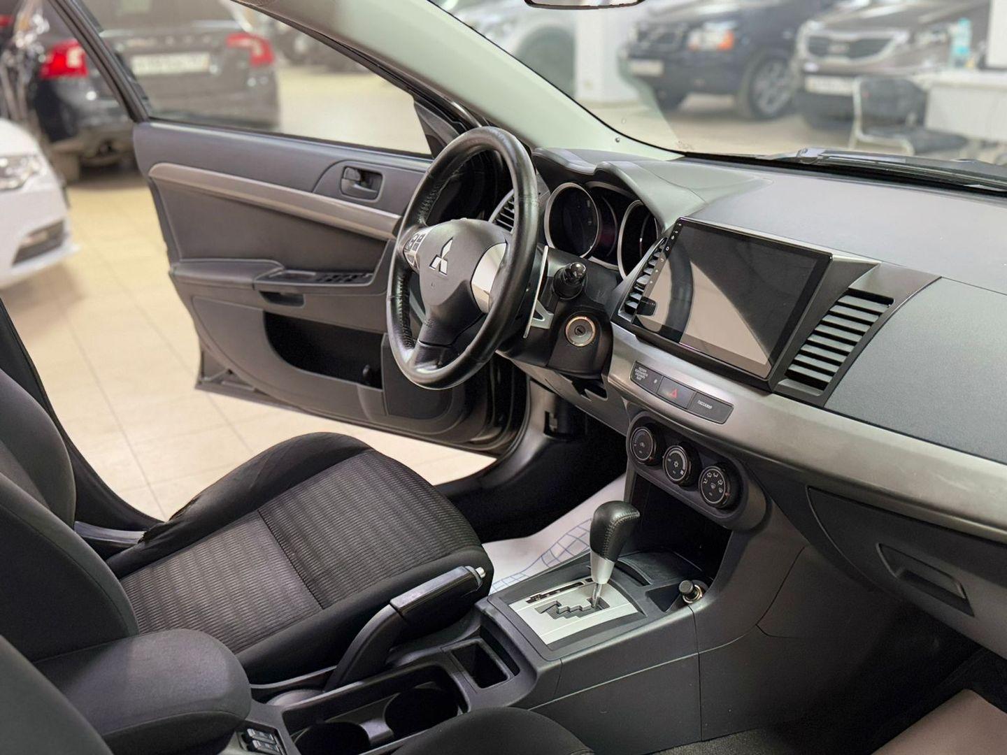 Mitsubishi Lancer