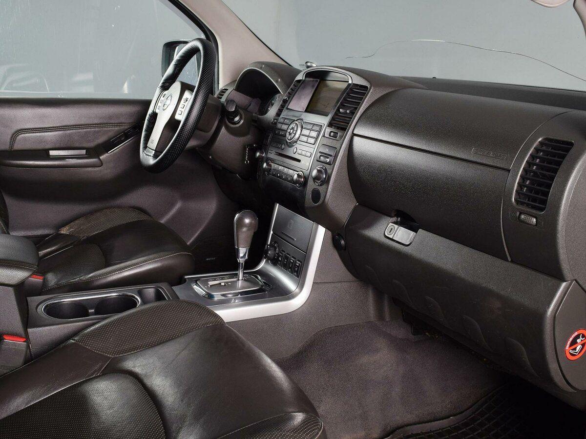 Nissan Navara (Frontier), 2011