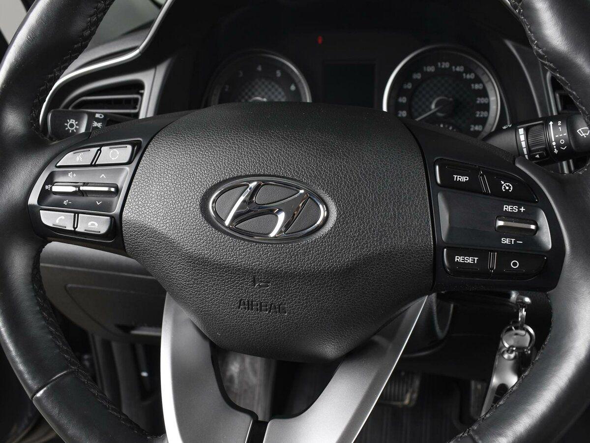Hyundai Elantra, 2019