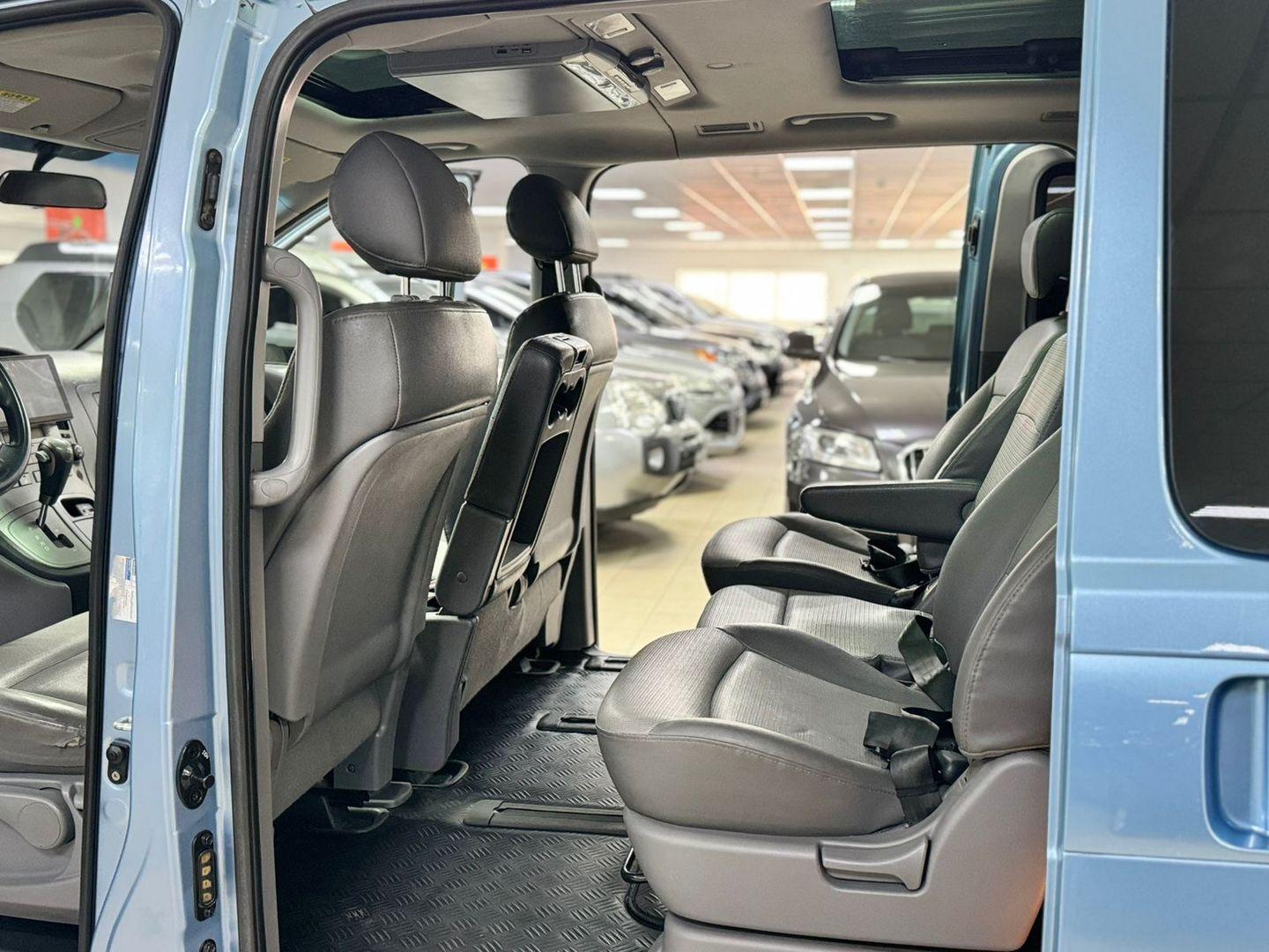 Hyundai Grand Starex