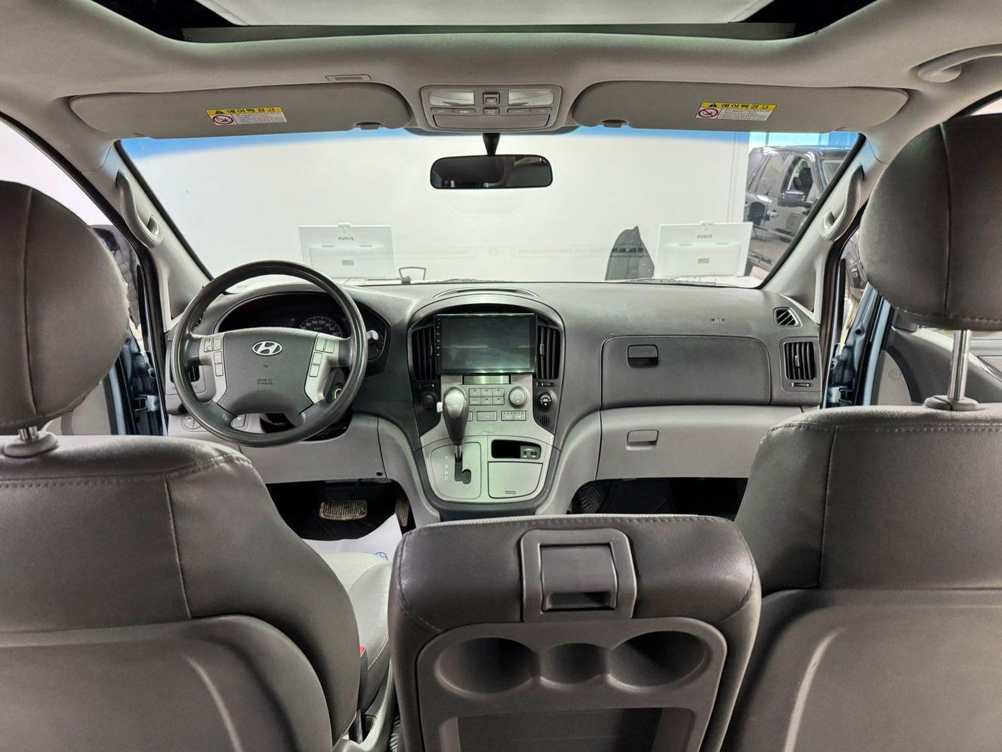 Hyundai Grand Starex