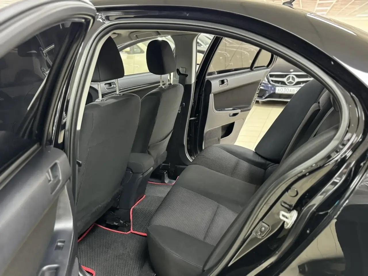 Mitsubishi Lancer