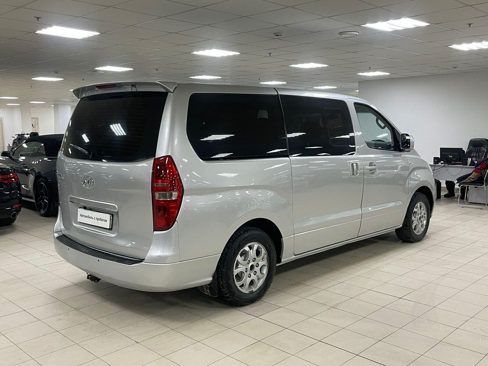 Hyundai Grand Starex