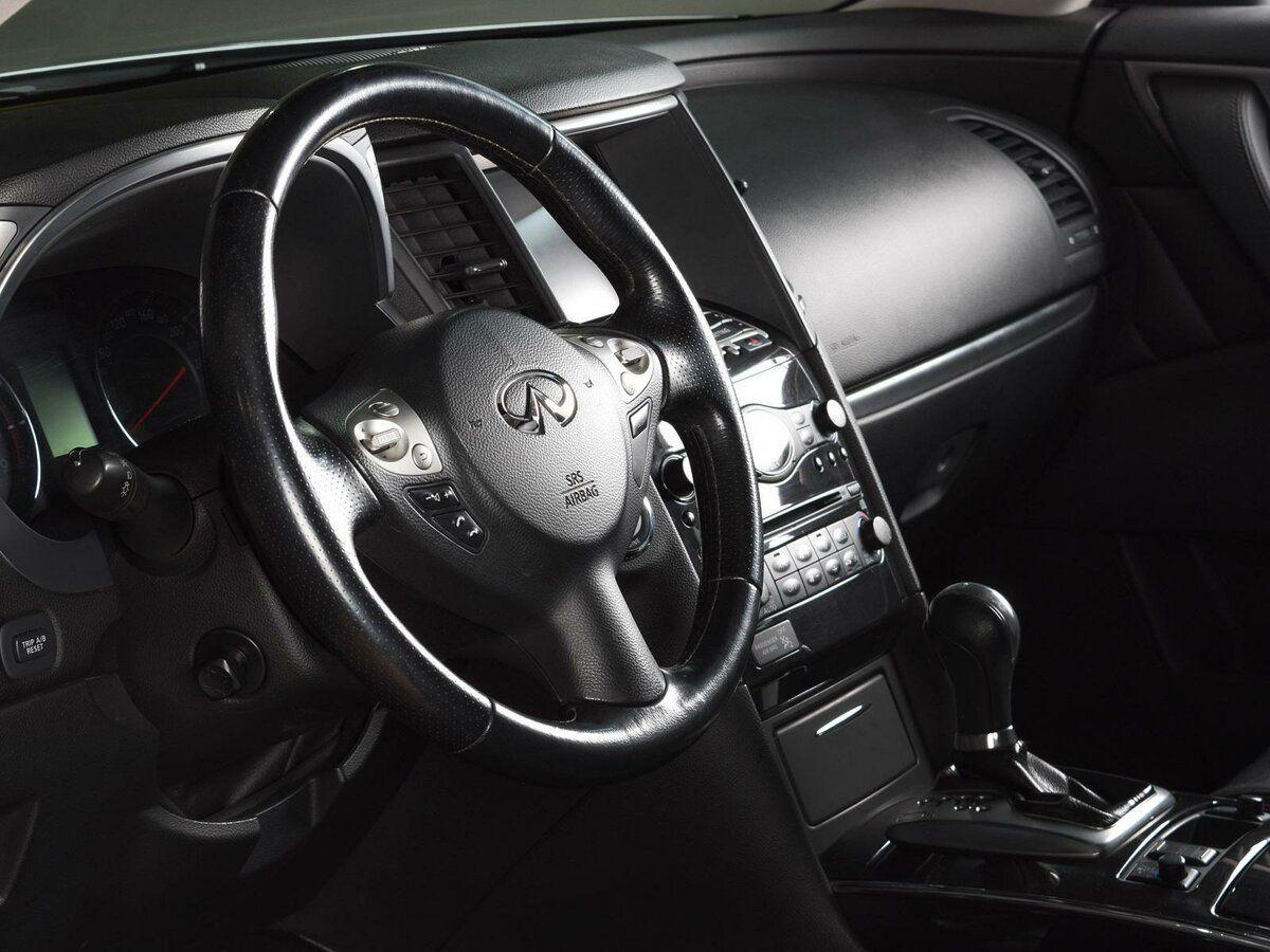 Infiniti FX, 2010