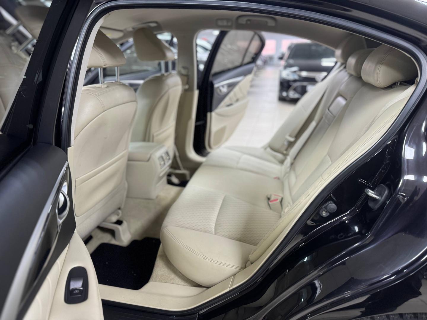 Infiniti Q50