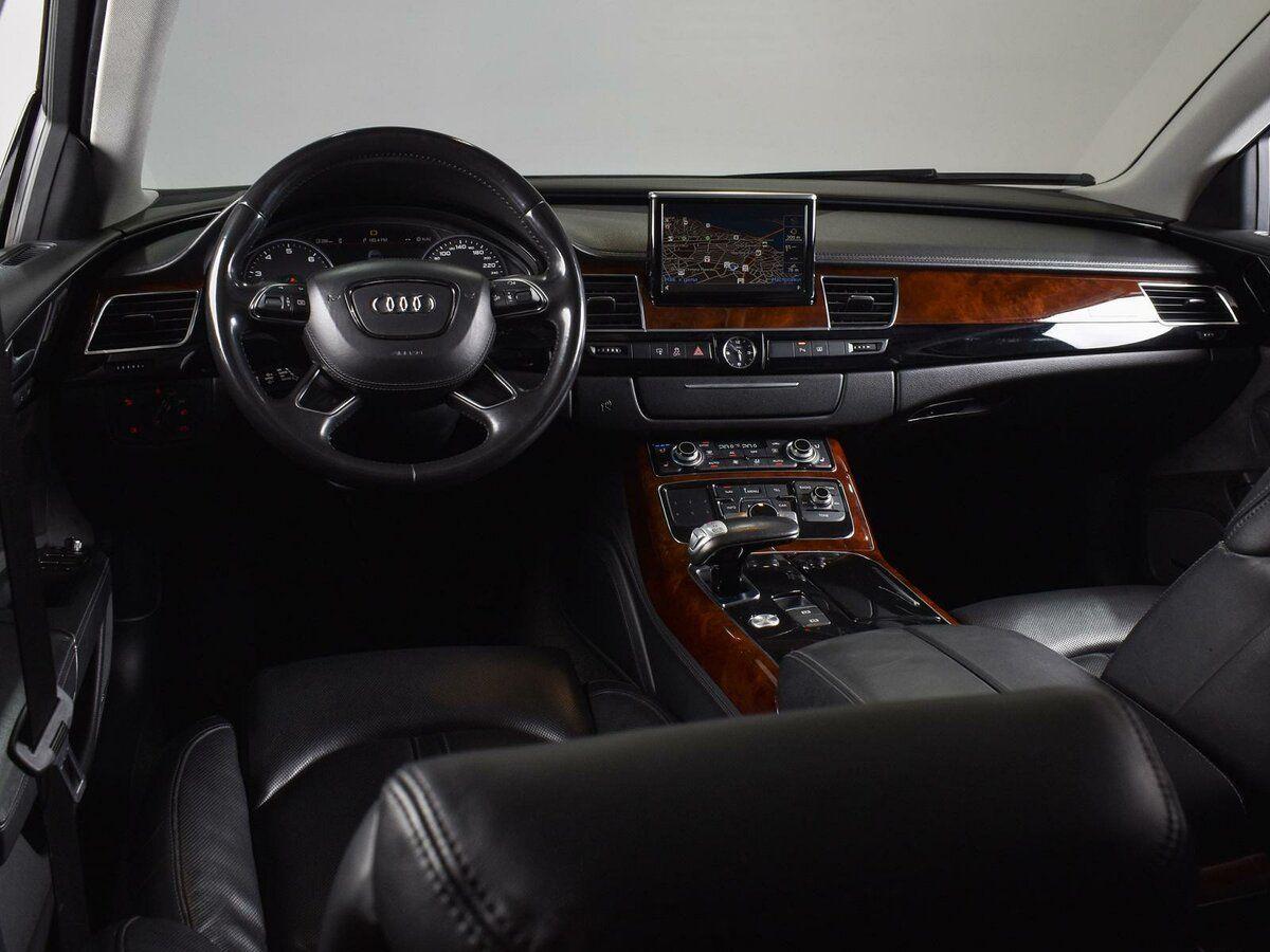 Audi A8, 2012