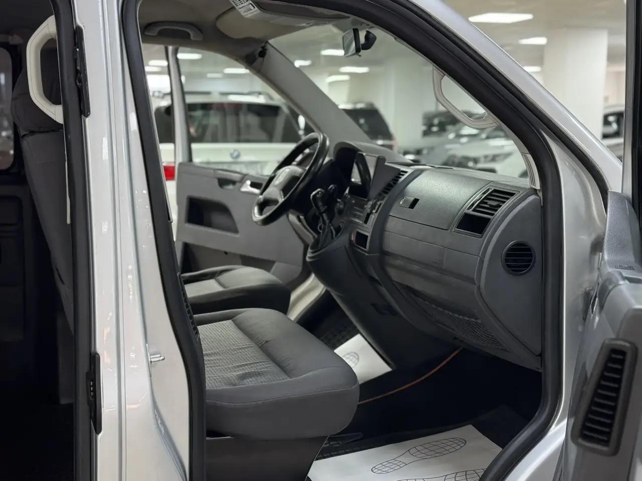 Volkswagen Caravelle